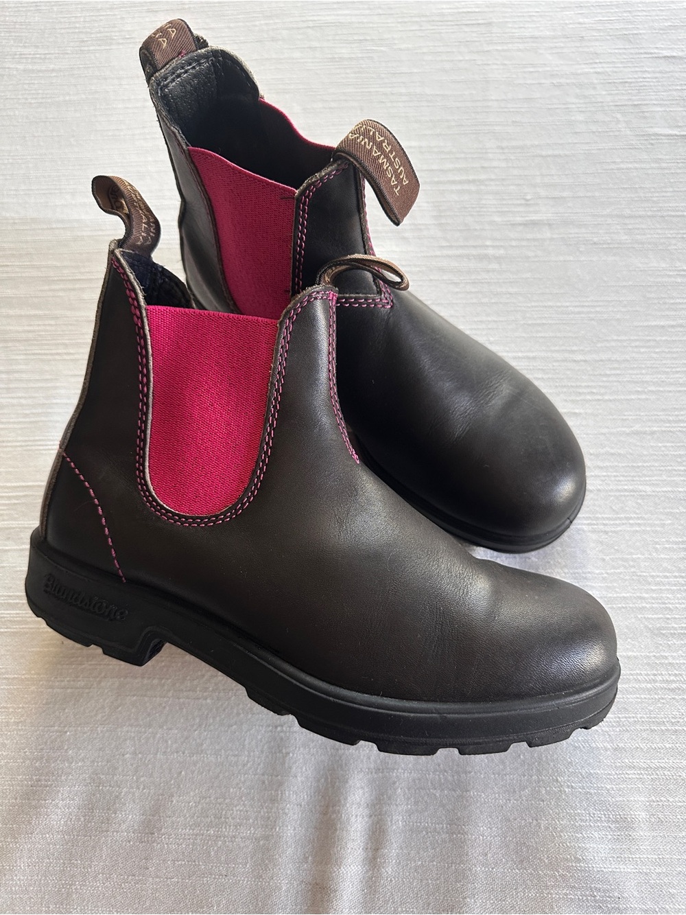 Blundstone 2208 Black Leather Fuchsia Pink Chelsea Boots - AU 4 / US W 7